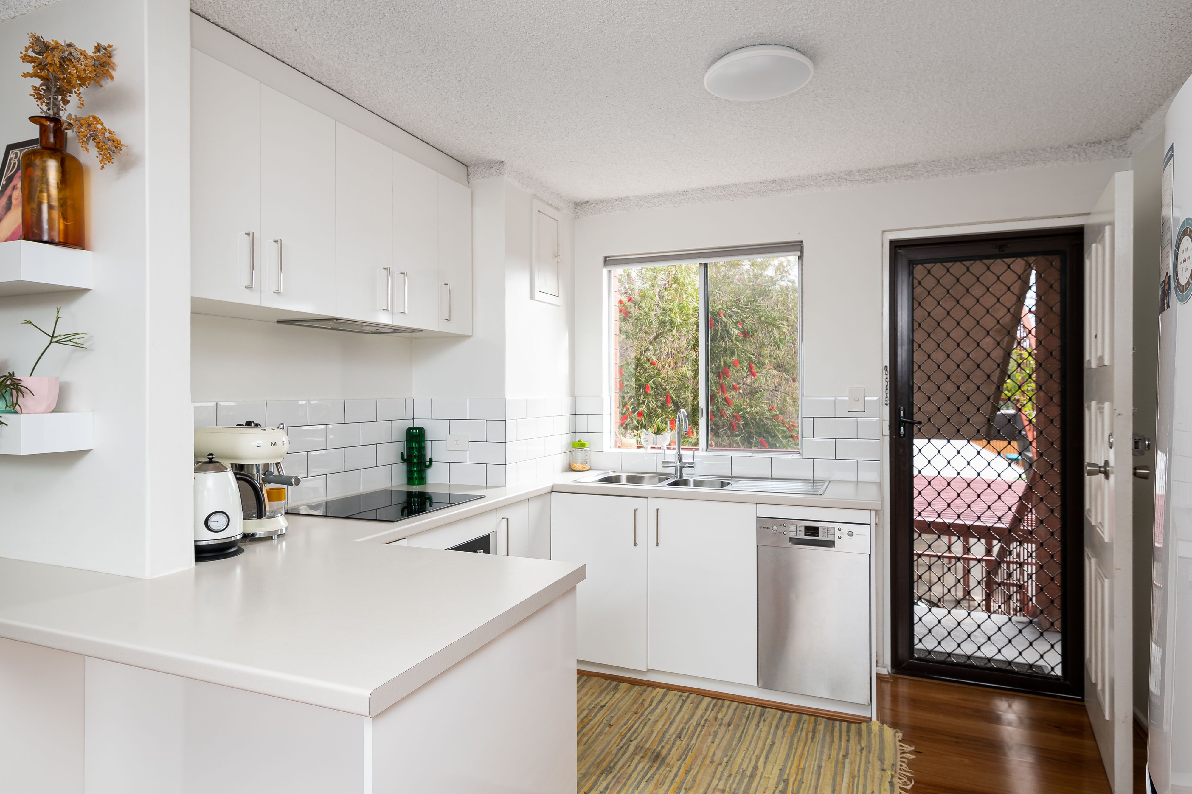 Idyllic Inglewood Retreat